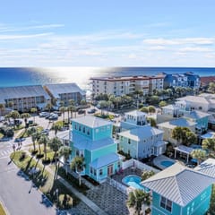 Crystal Playa | Private Pool & Carriage House