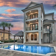 Seastar Palazzo | Across From Beach & Elevator