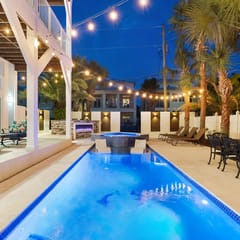 Frangista Breeze | Private Beach & Chair Service