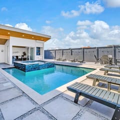 Agave La Vie | Private Beach, Pool, and Elevator