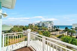 Crystal Playa | Private Pool & Carriage House - Image 3