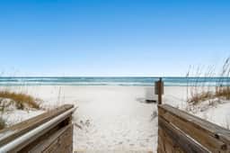 Mainsail Breeze | Gulf Views & Beach Service