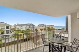 Mainsail Breeze | Gulf Views & Beach Service