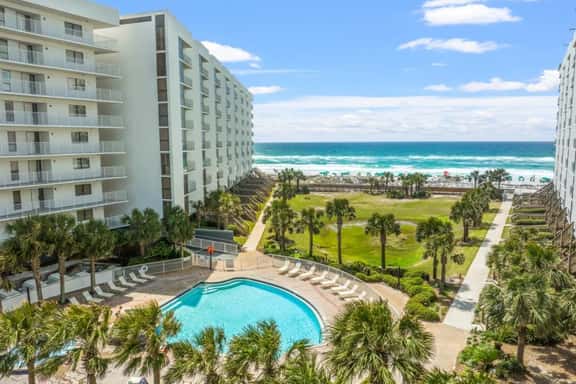 Mainsail Breeze | Gulf Views & Beach Service - Image 1