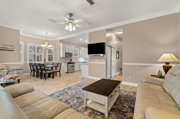 Crystal Playa | Private Pool & Carriage House - Image 4