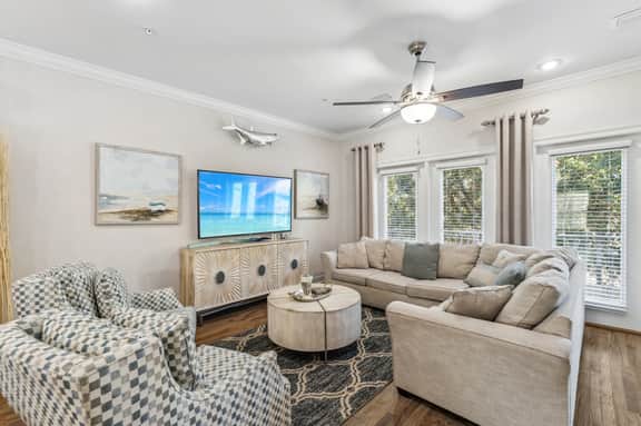 Silverfin Villa | Pool, Pets Friendly