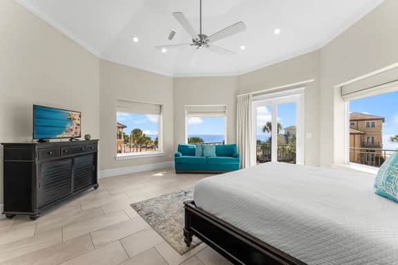 Seastar Palazzo | Across From Beach & Elevator