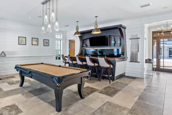 Crystal Del Mar | Spa, Game Room & Elevator