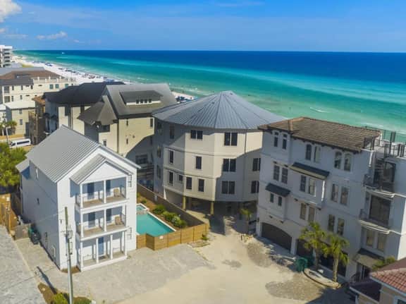 Seaside Palace | Pool, Game Room & Beach Service