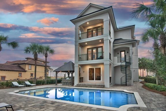 Seastar Palazzo | Across From Beach & Elevator