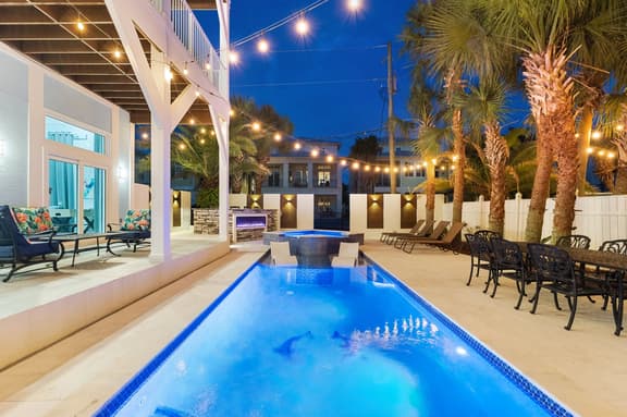 Frangista Breeze | Private Beach & Chair Service