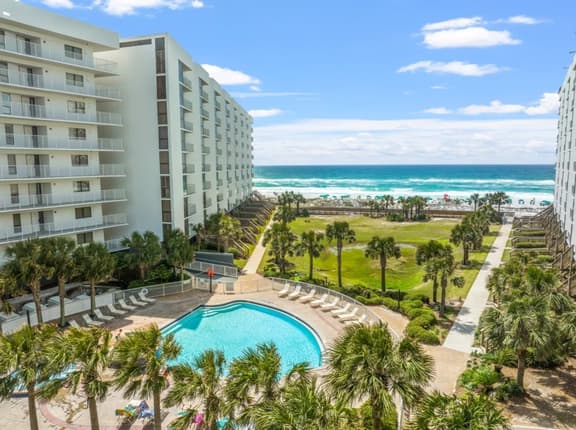 Mainsail Breeze | Gulf Views & Beach Service